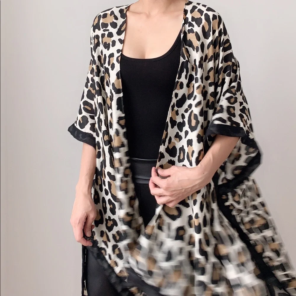 BOHEMIAN LEOPARD PRINT KIMONO DUSTER - Picture 2 of 5